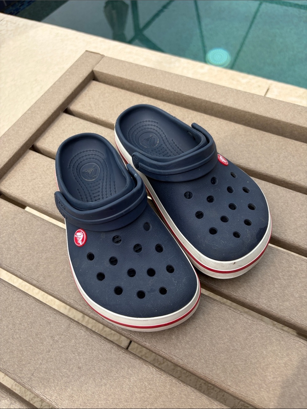 CROCS Kids Navy Crocband Clog Sandals Red Trim SZ M4 W6 Lightweight Watershoe